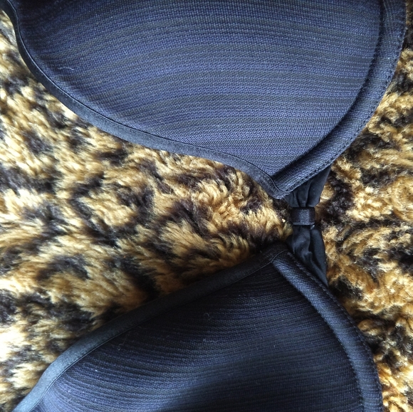 OnGossamer 30D Beautifully Basic Shadow Stripe Demi Bra in Black - Picture 5 of 7